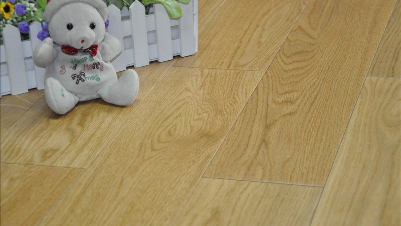 小标题：强化复合地板安装的重要性